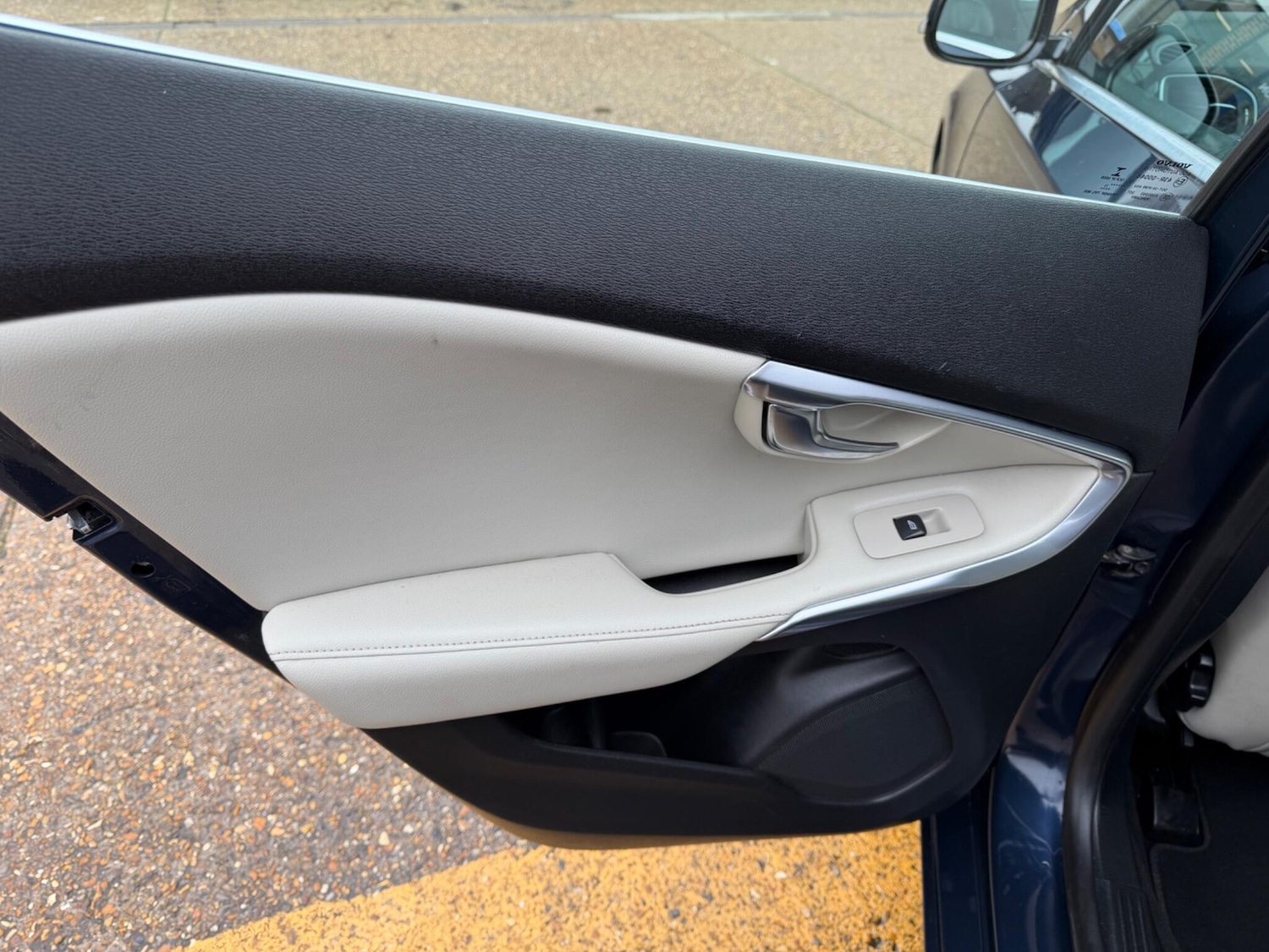 Used Volvo V40 2013 for sale - 78002037: Photo 25