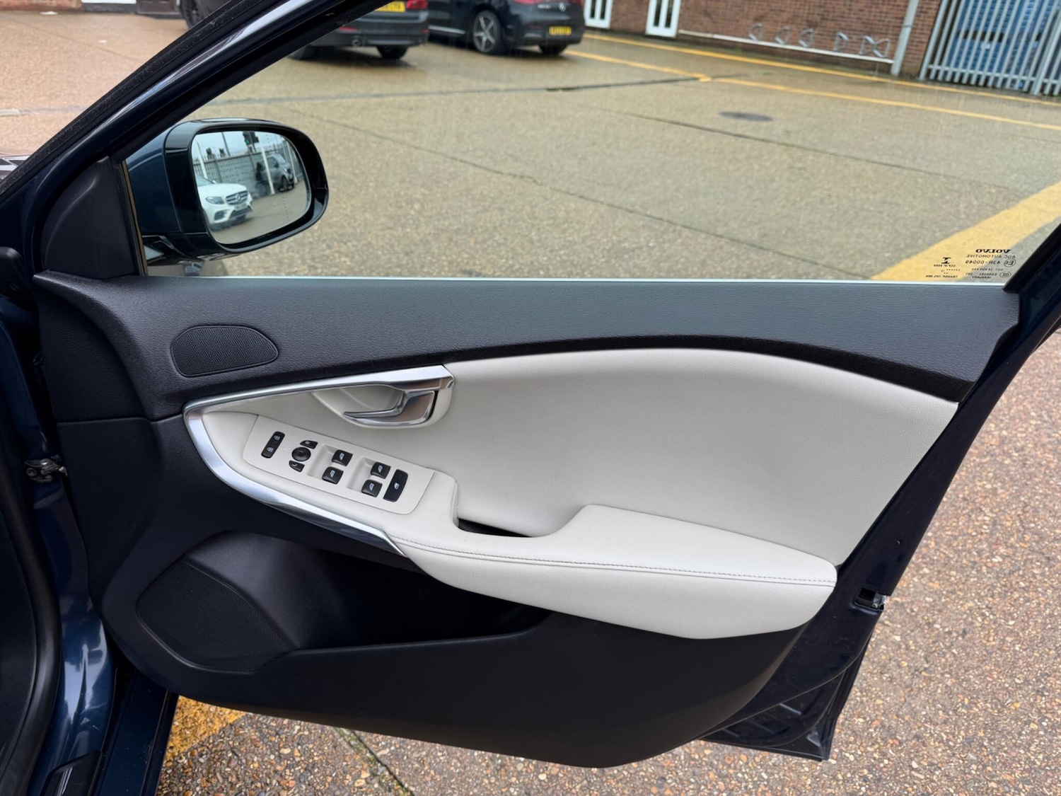 Used Volvo V40 2013 for sale - 78002037: Photo 7