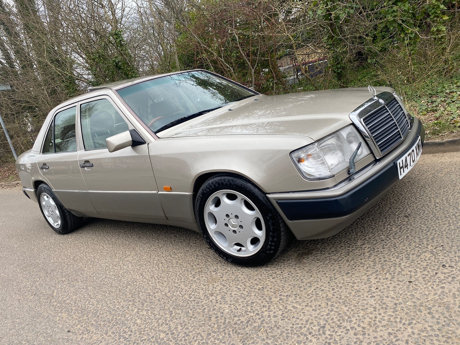 Used Mercedes-Benz E Class 1990 for sale - 78002128: Photo 11