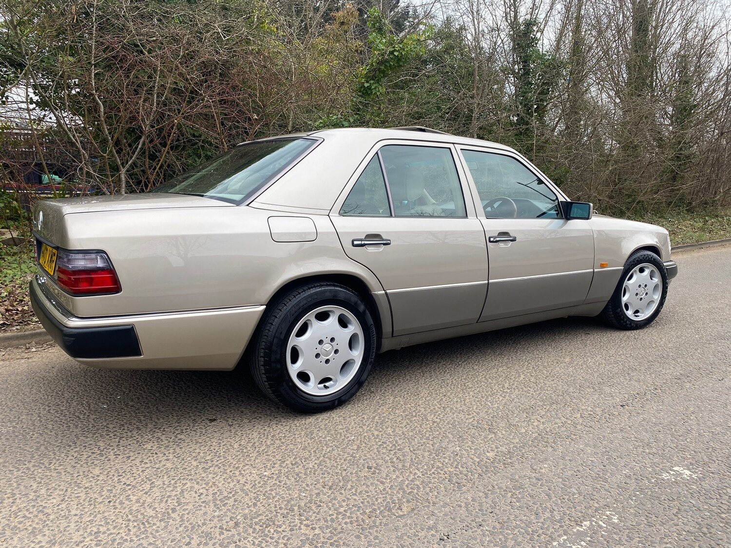 Used Mercedes-Benz E Class 1990 for sale - 78002128: Photo 16