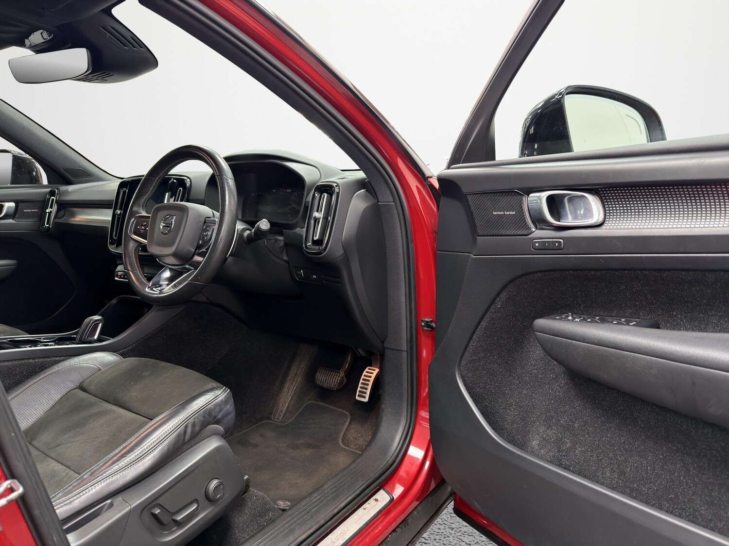 Used Volvo XC40 2018 for sale - 77762472: Photo 17