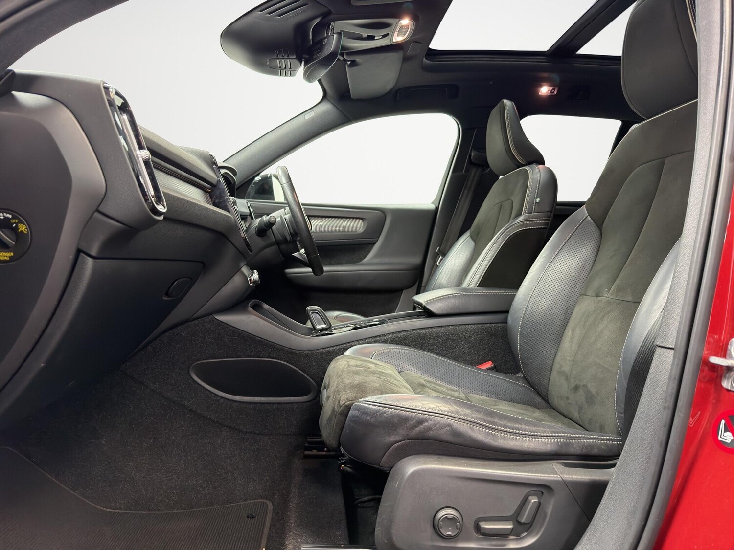 Used Volvo XC40 2018 for sale - 77762472: Photo 19