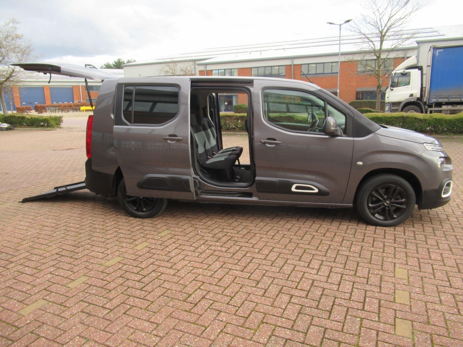 Used Citroen Berlingo 2020 for sale - 78015780: Photo 2