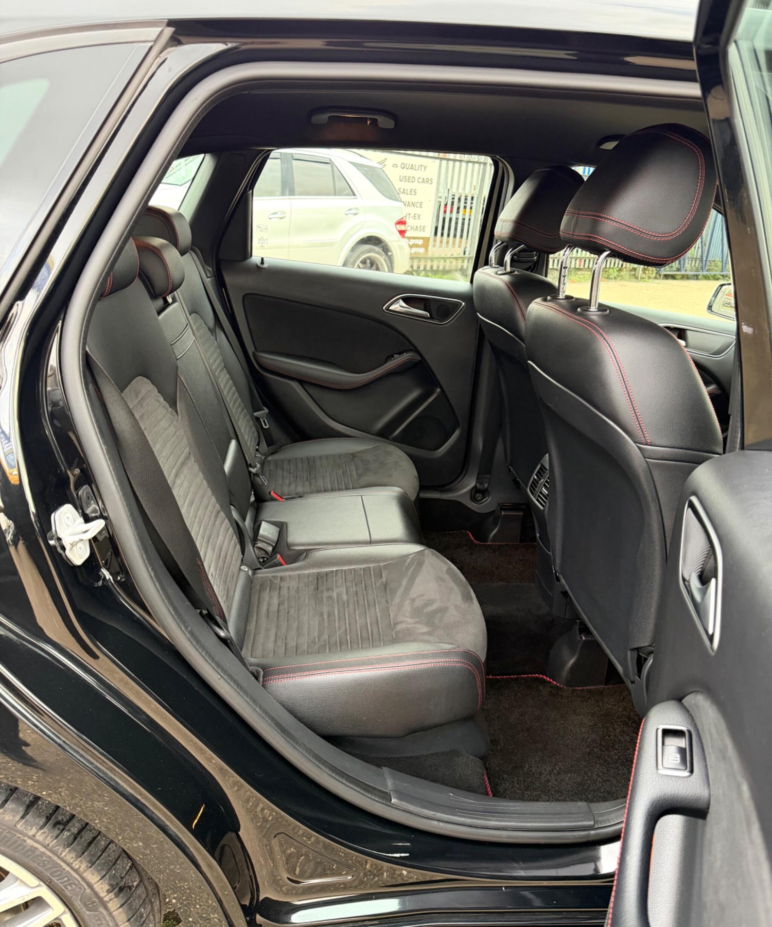 Used Mercedes-Benz B Class 2017 for sale - 78002049: Photo 2