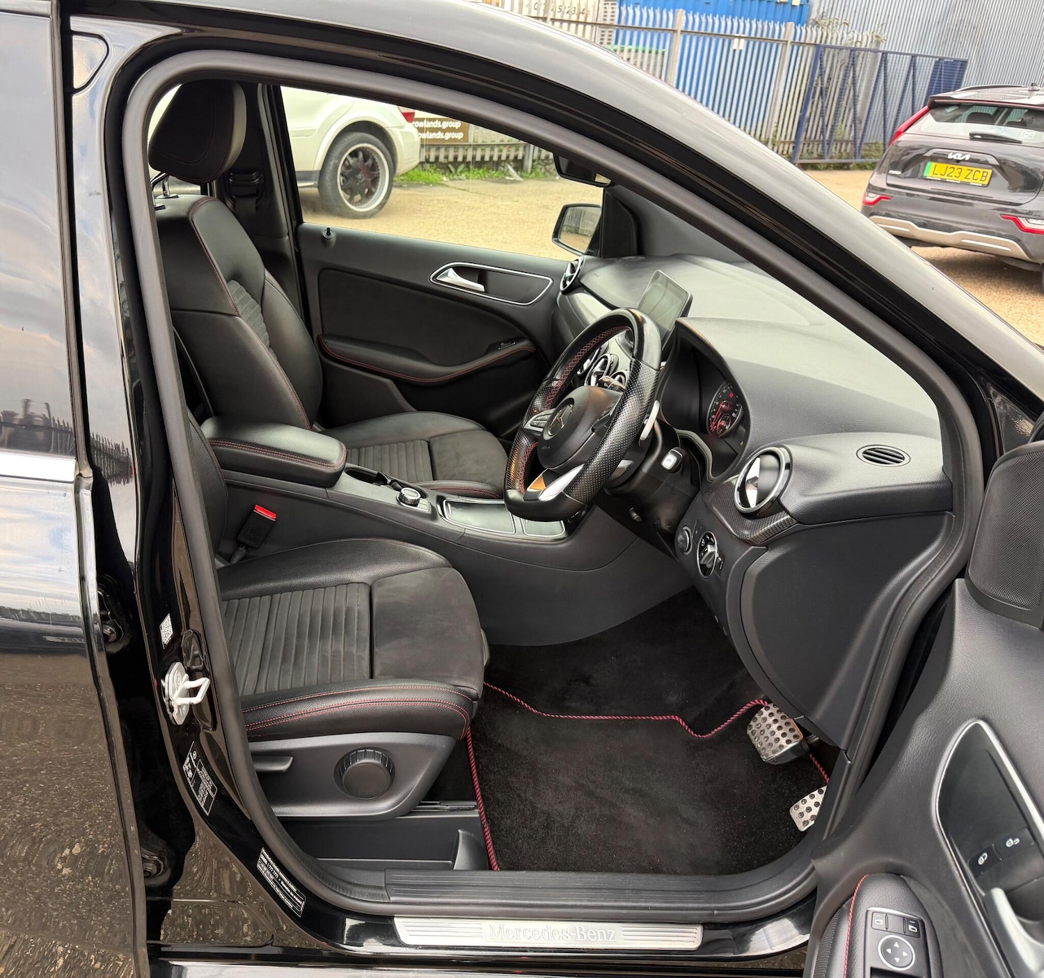 Used Mercedes-Benz B Class 2017 for sale - 78002049: Photo 3