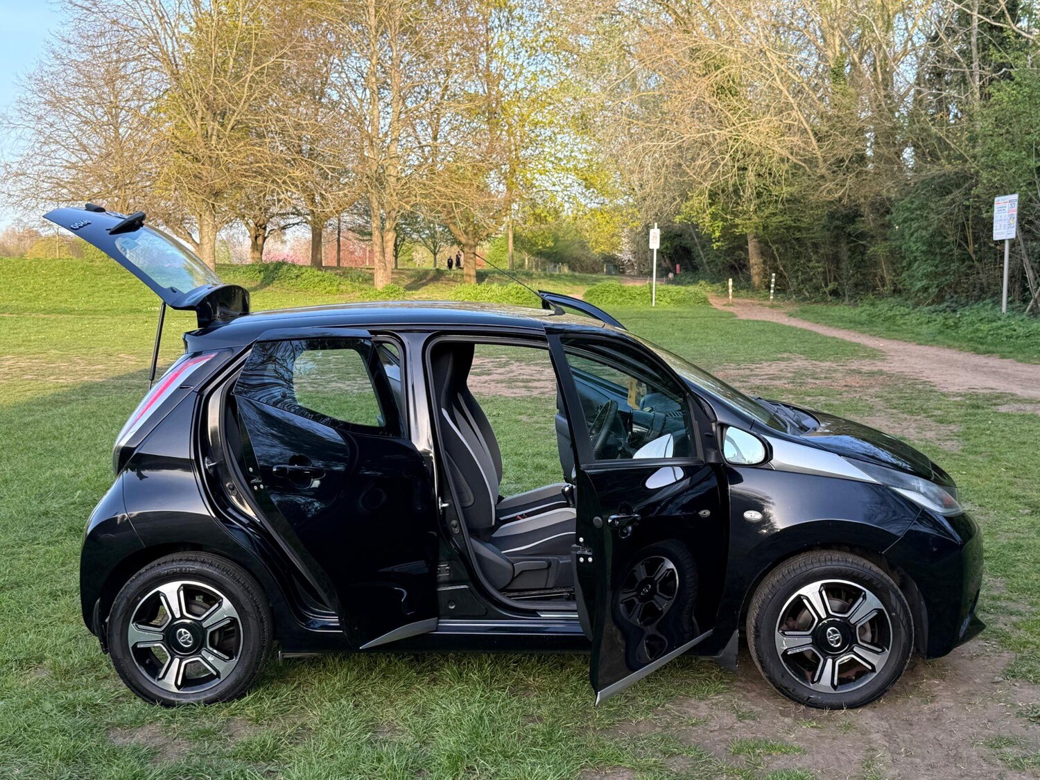 Used Toyota AYGO 2015 for sale - 78182677: Photo 22