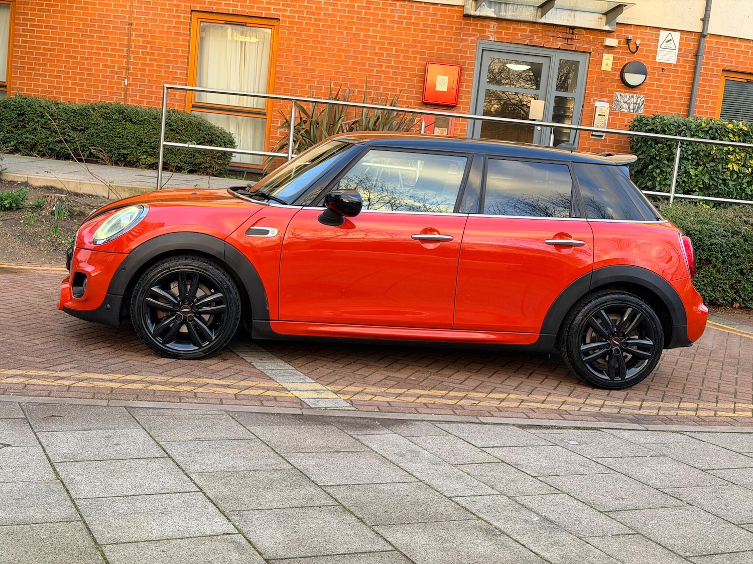 Used MINI Hatch 2019 for sale - 78029214: Photo 2