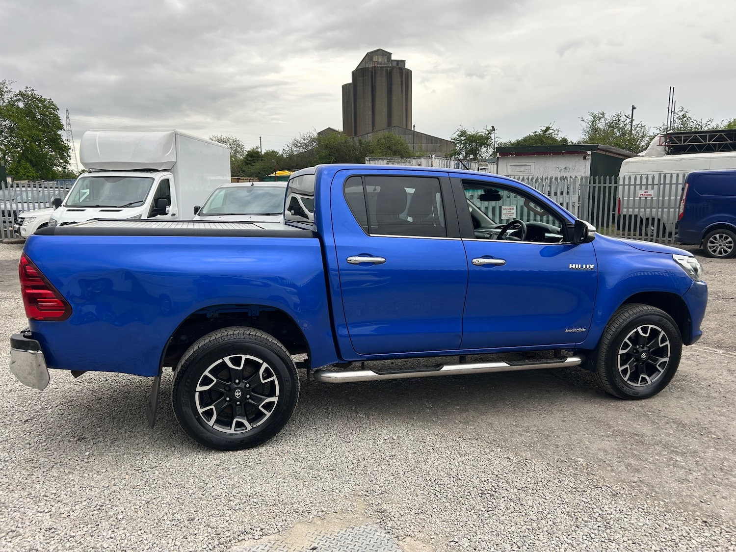 Used Toyota Hilux 2017 for sale - 78182680: Photo 2