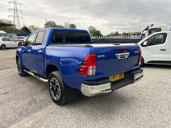 Used Toyota Hilux 2017 for sale - 78182680: Photo