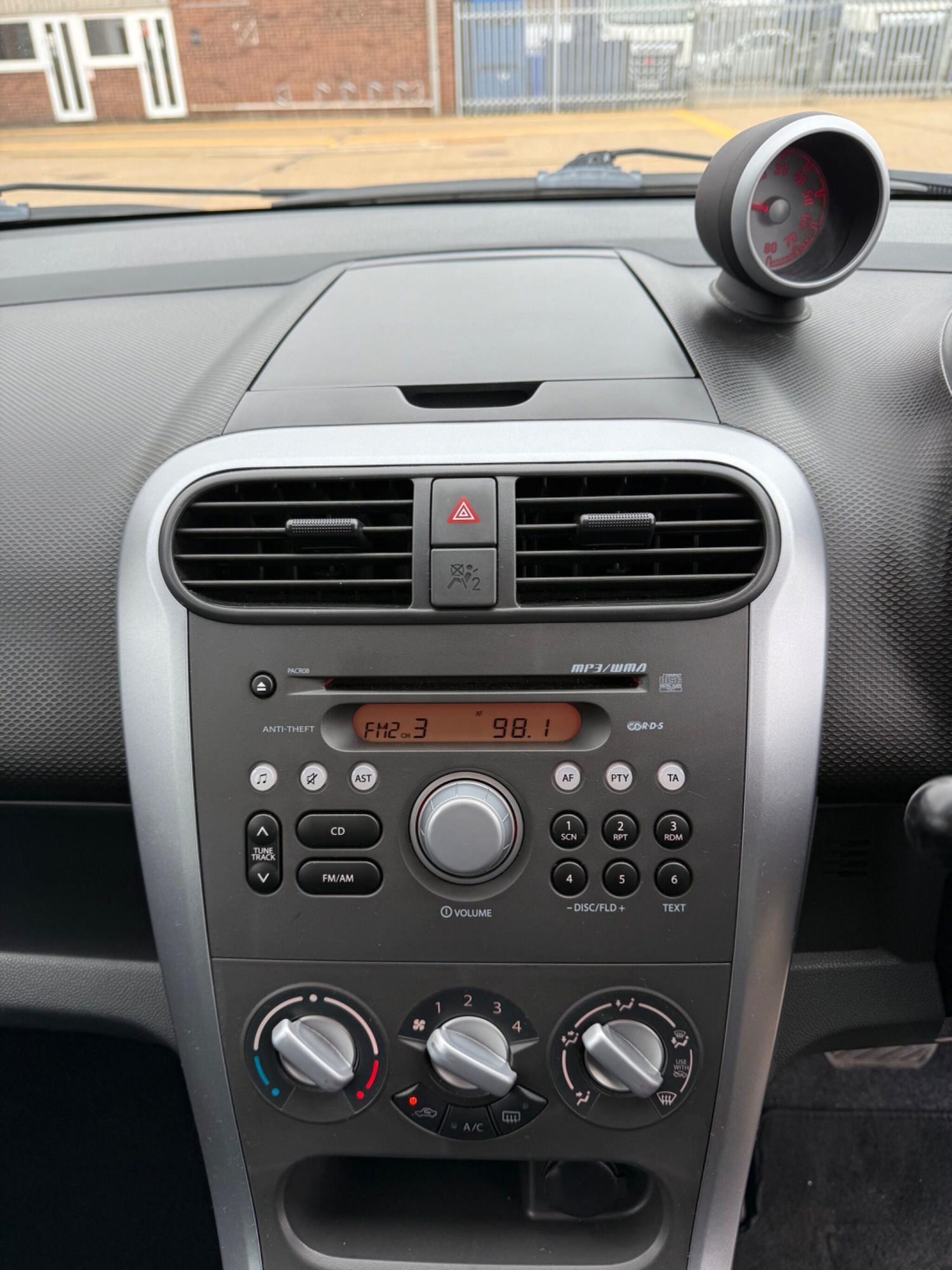 Used Vauxhall Agila 2014 for sale - 78001959: Photo 10