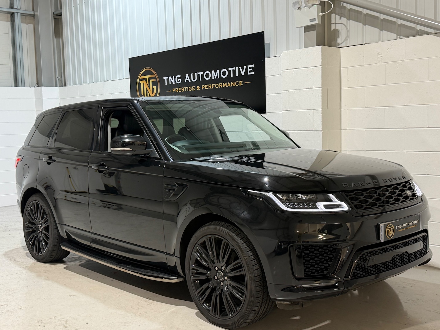 Used Land Rover Range Rover Sport 2018 for sale - 78107183: Photo 3