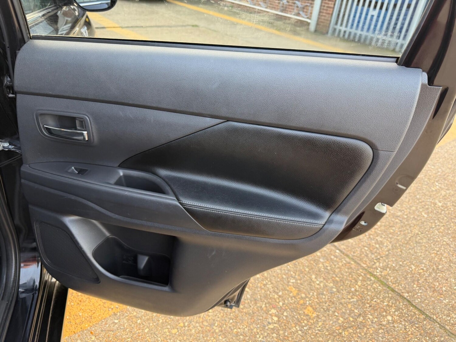 Used Mitsubishi Outlander 2015 for sale - 78001942: Photo 24