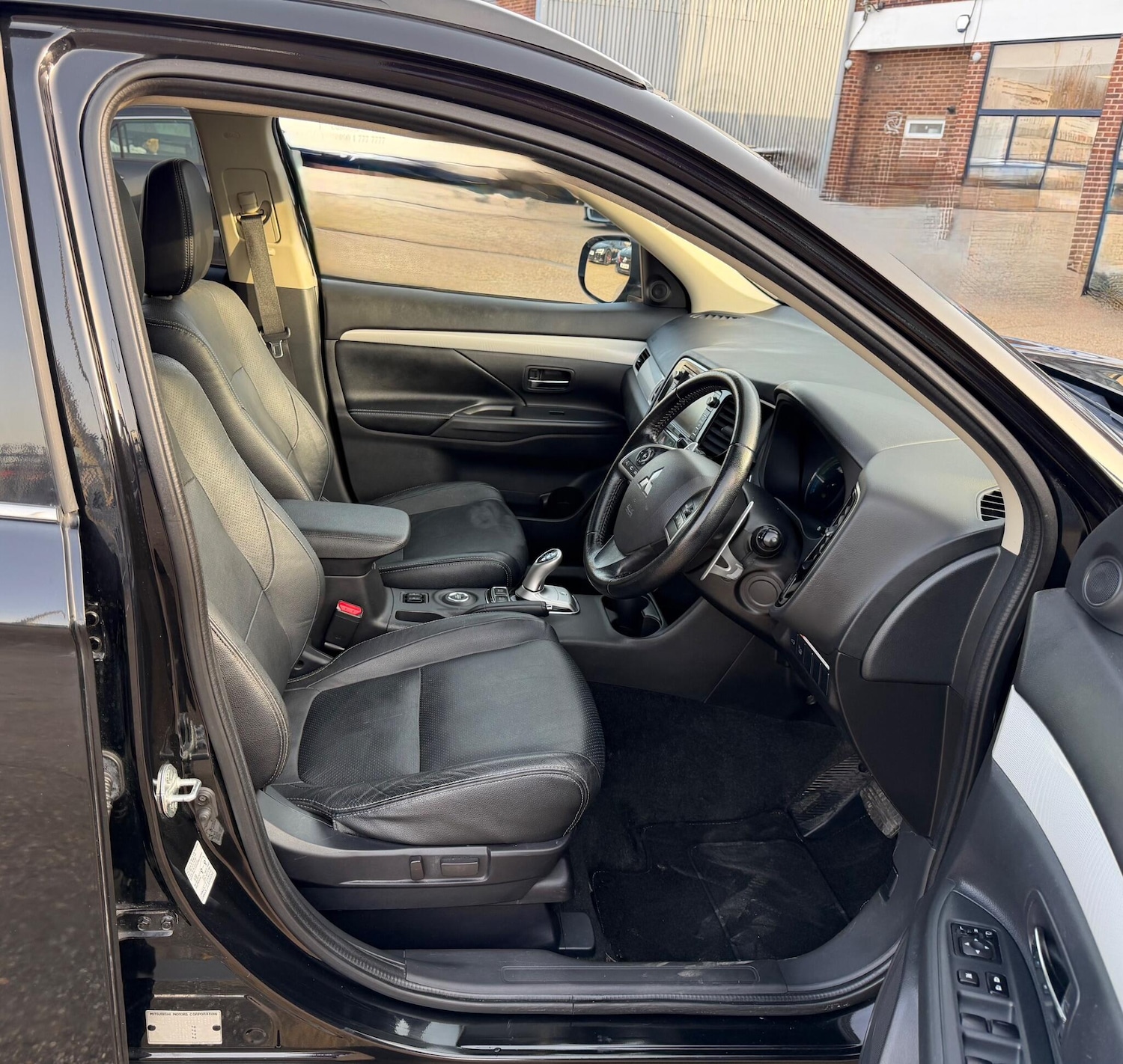 Used Mitsubishi Outlander 2015 for sale - 78001942: Photo 3