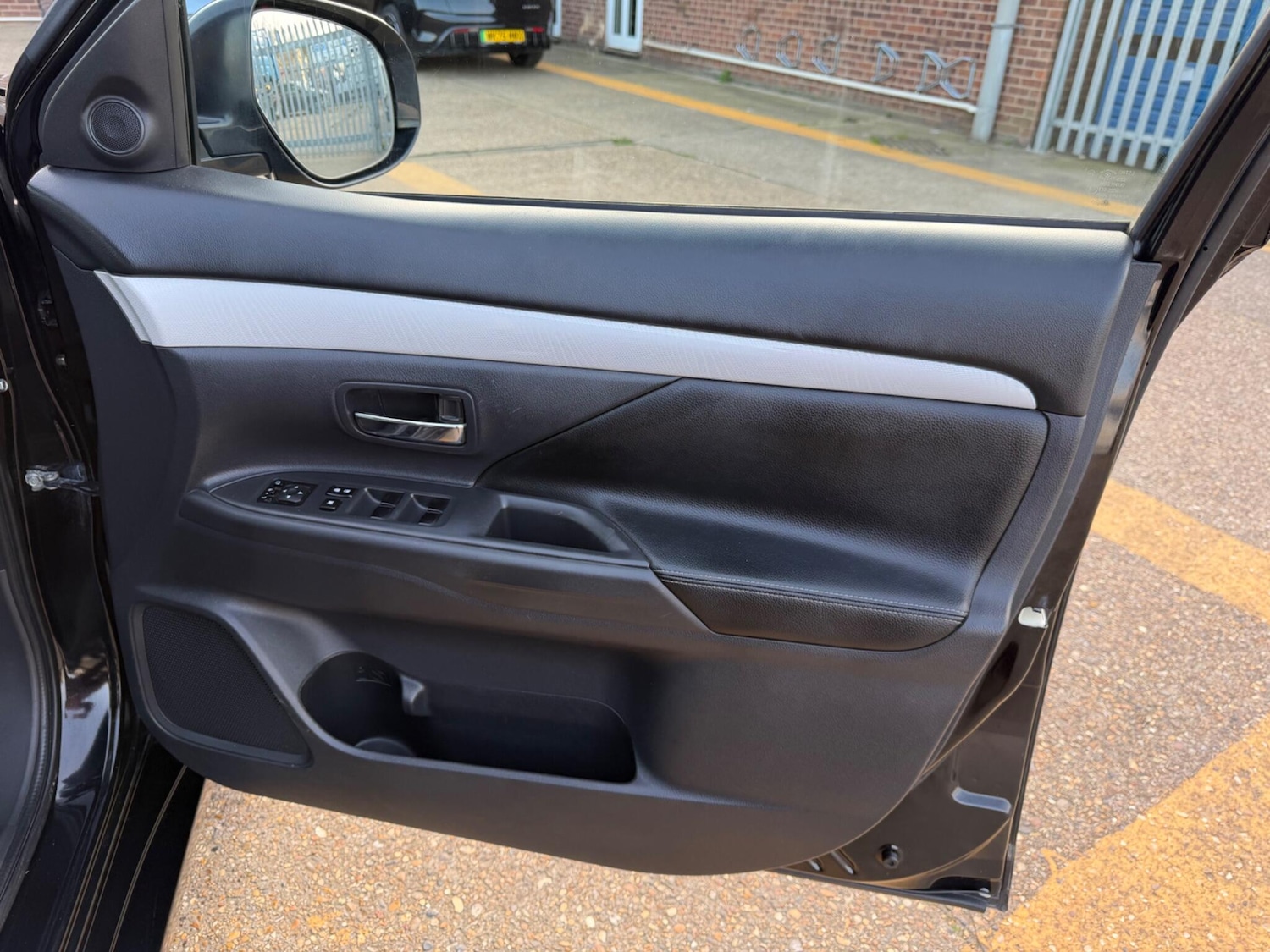 Used Mitsubishi Outlander 2015 for sale - 78001942: Photo 8