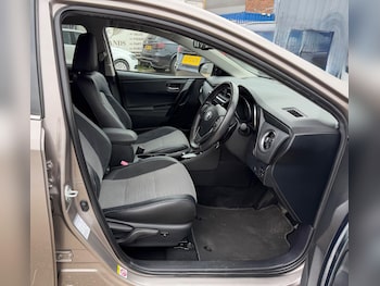 Toyota Auris feature image