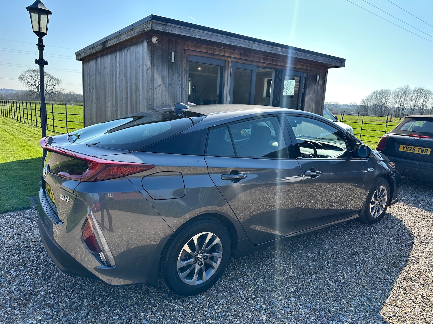 Used Toyota Prius 2020 for sale - 77946263: Photo 2