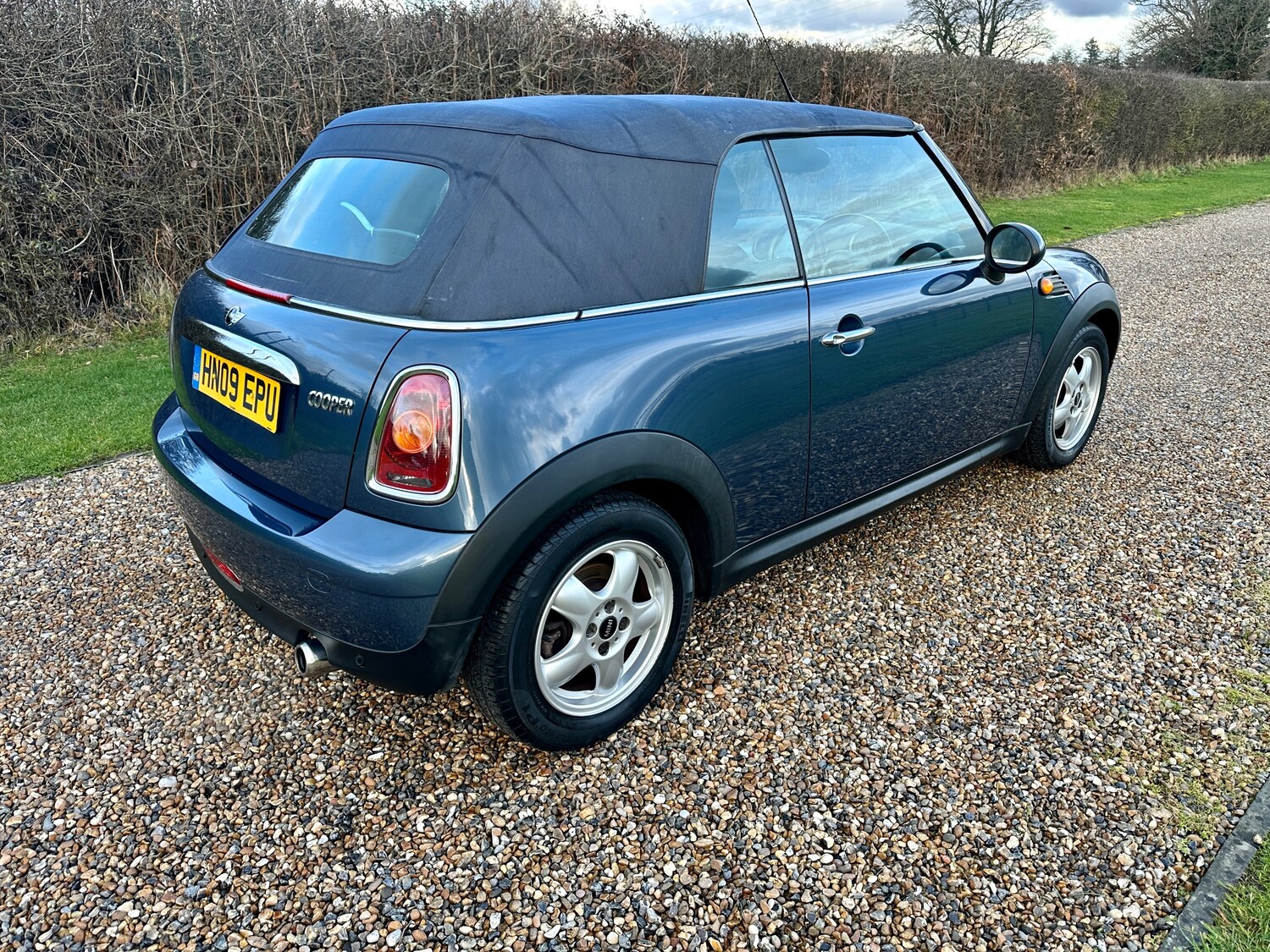 Used MINI Convertible 2009 for sale - 77997744: Photo 25