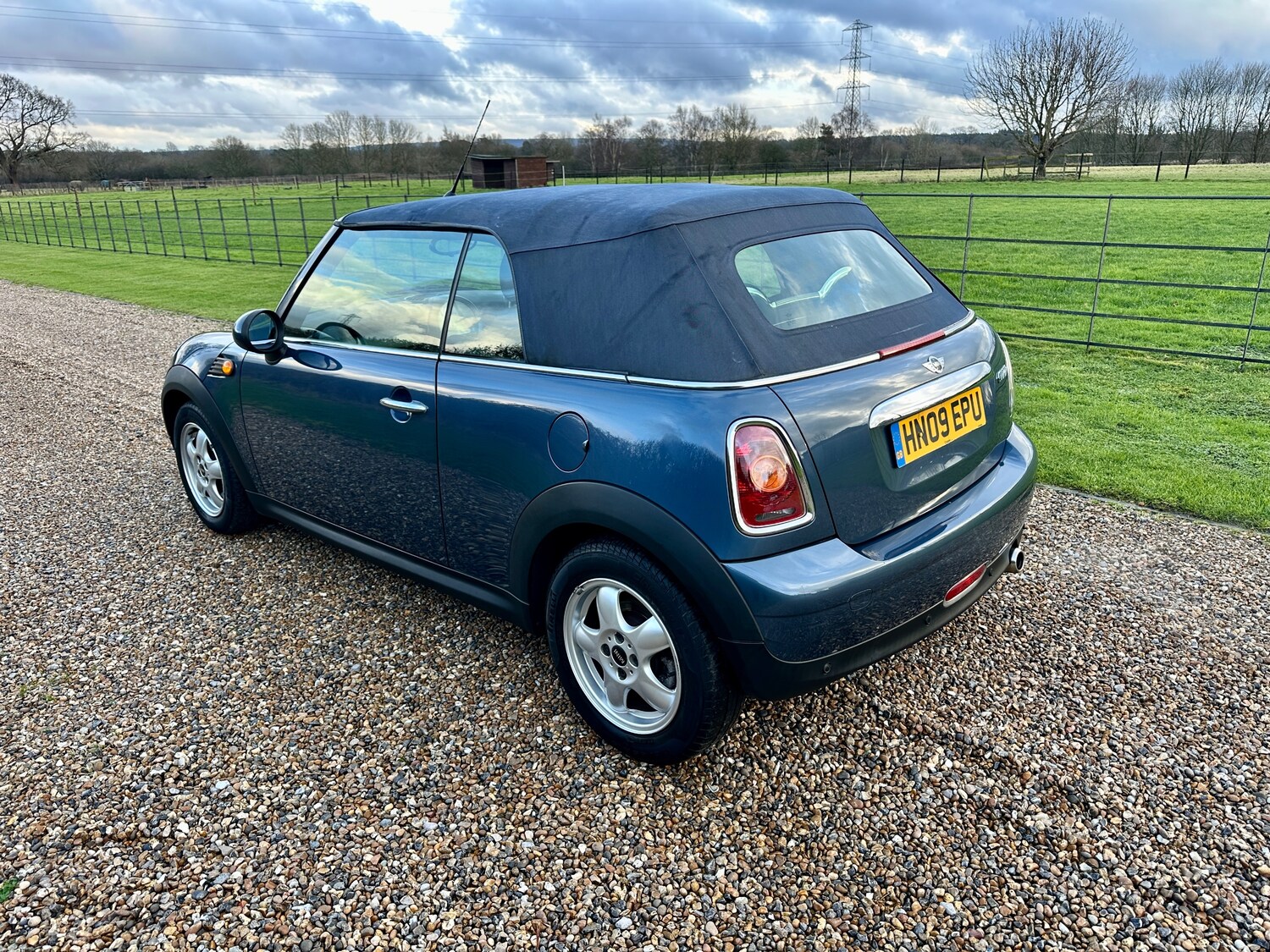 Used MINI Convertible 2009 for sale - 77997744: Photo 3