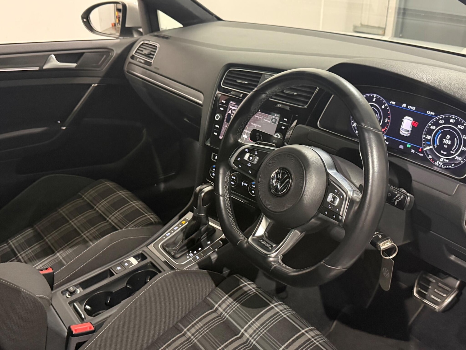 Used Volkswagen Golf 2018 for sale - 77942334: Photo 10