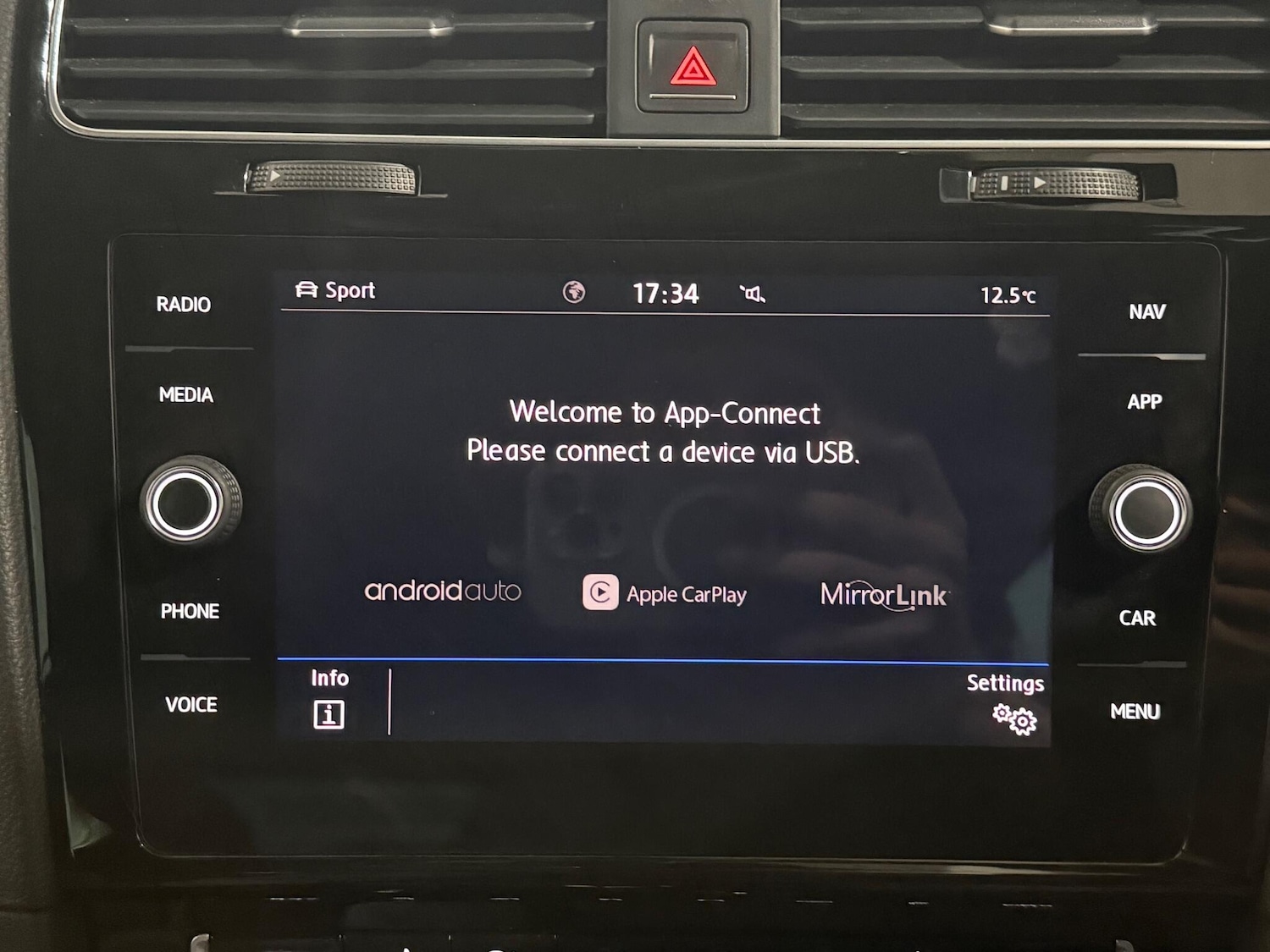 Used Volkswagen Golf 2018 for sale - 77942334: Photo 24