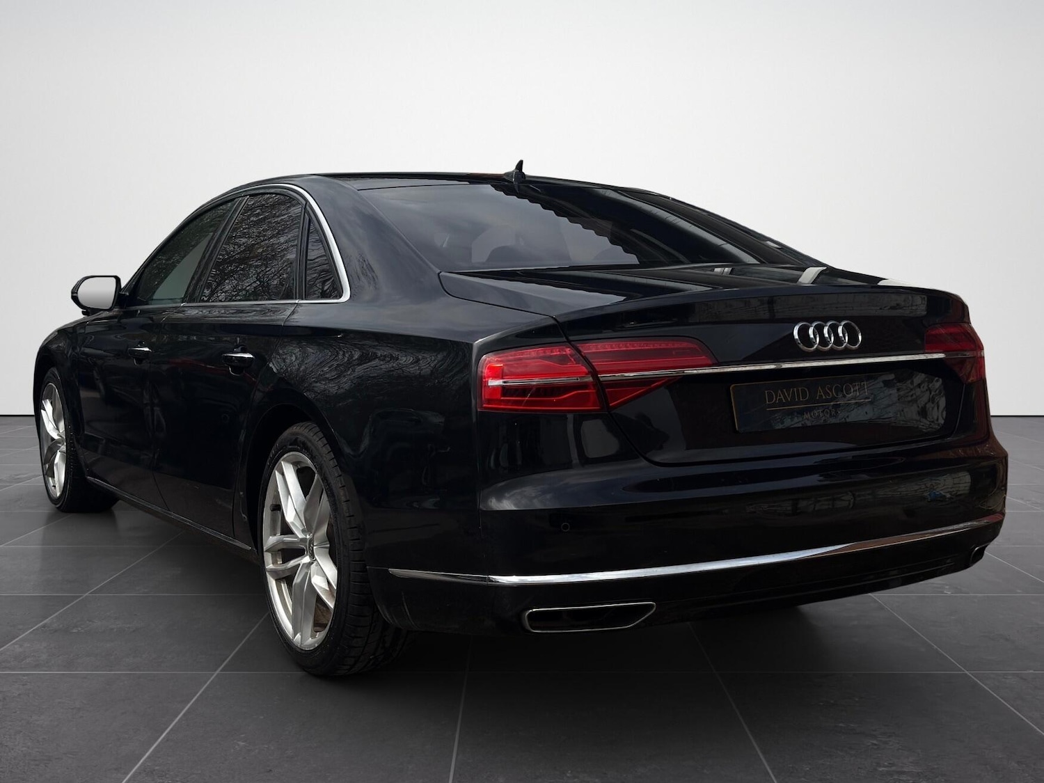 Used Audi A8 for sale - 78148631: Photo 2