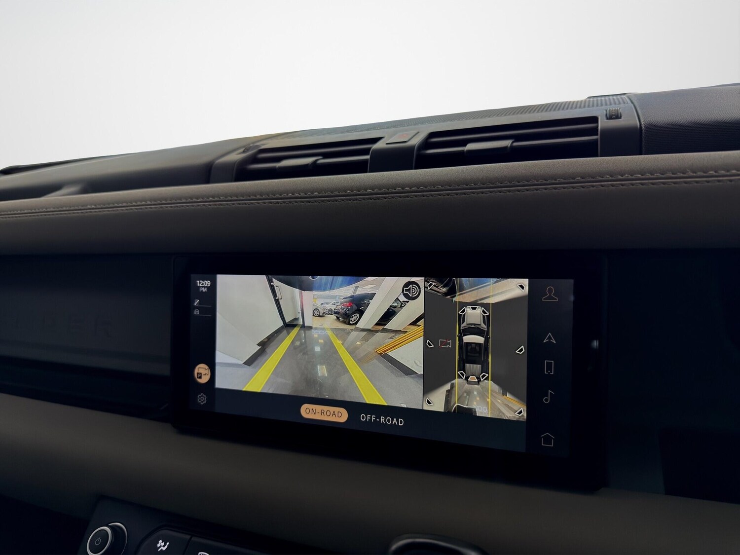 Used Land Rover Defender 110 2020 for sale - 77762499: Photo 19