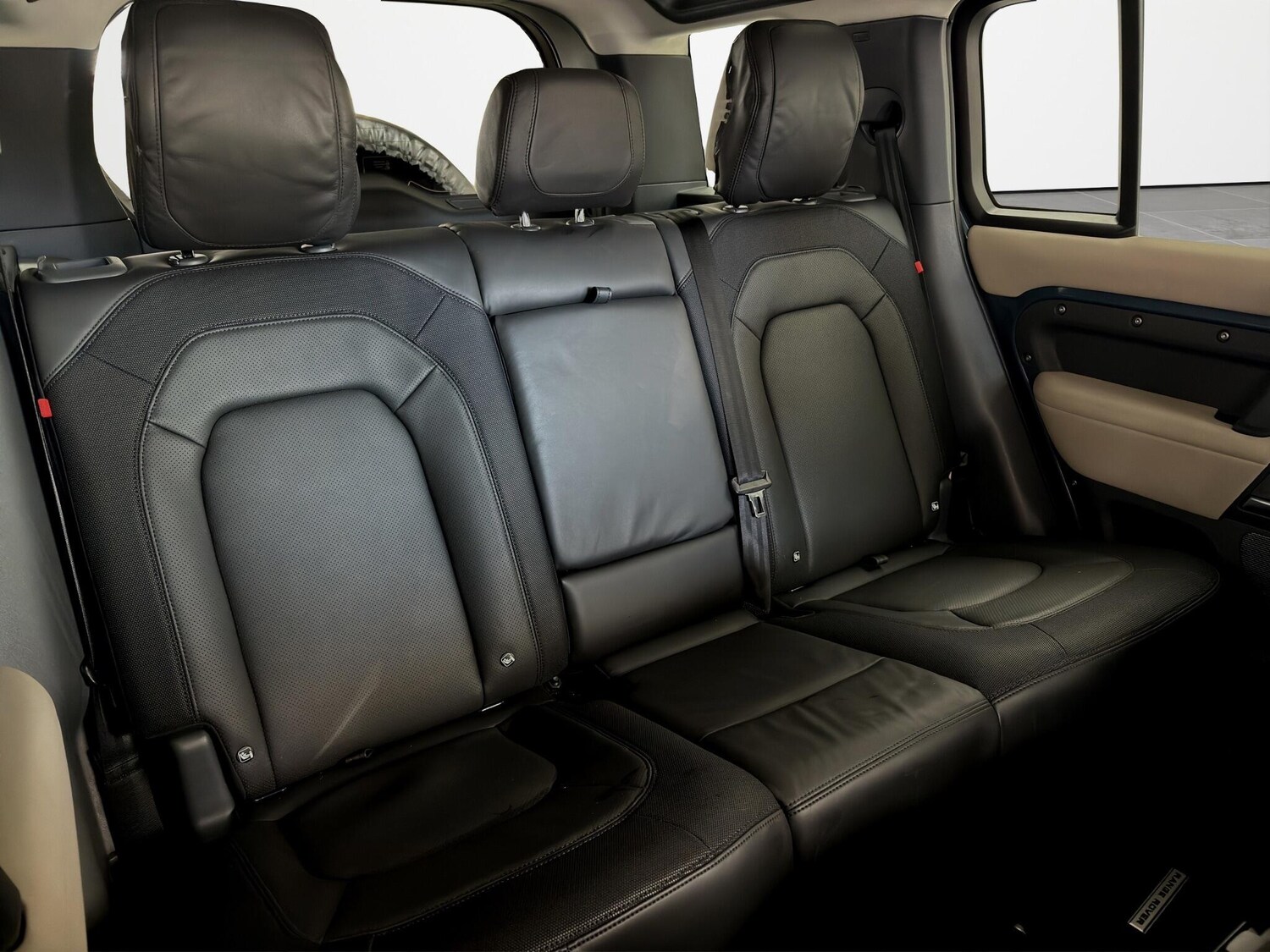 Used Land Rover Defender 110 2020 for sale - 77762499: Photo 23