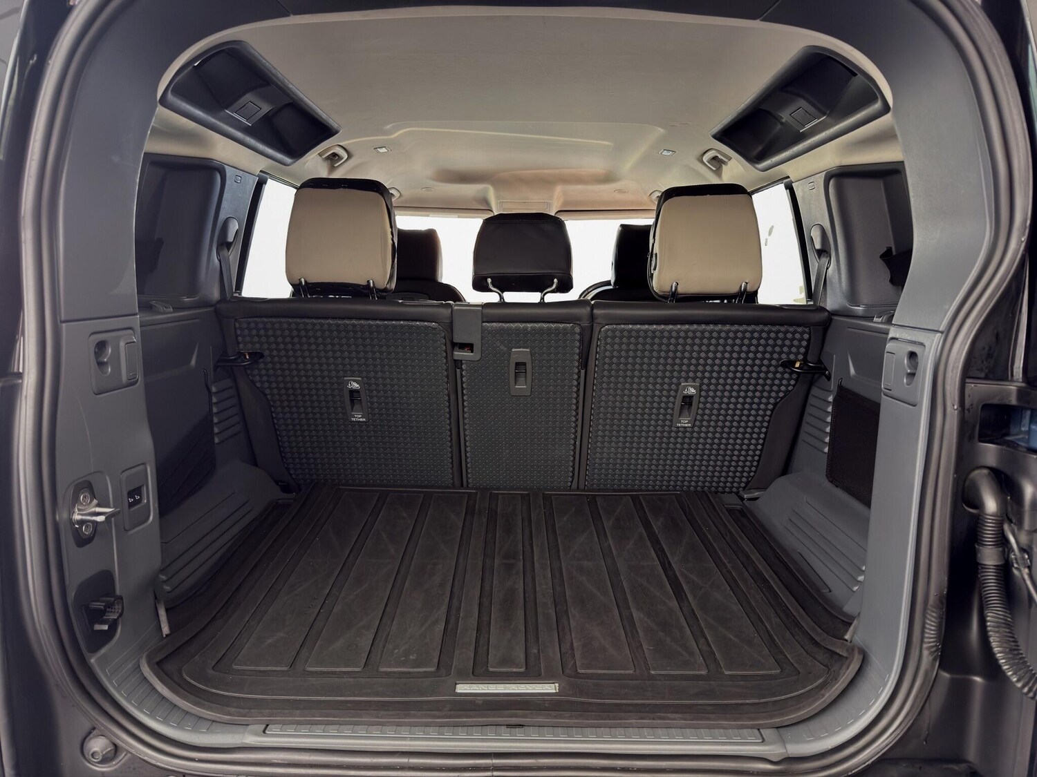 Used Land Rover Defender 110 2020 for sale - 77762499: Photo 7