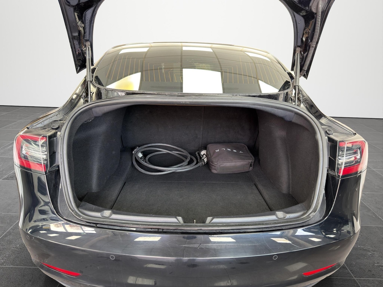 Used Tesla Model 3 2019 for sale - 77786354: Photo 8