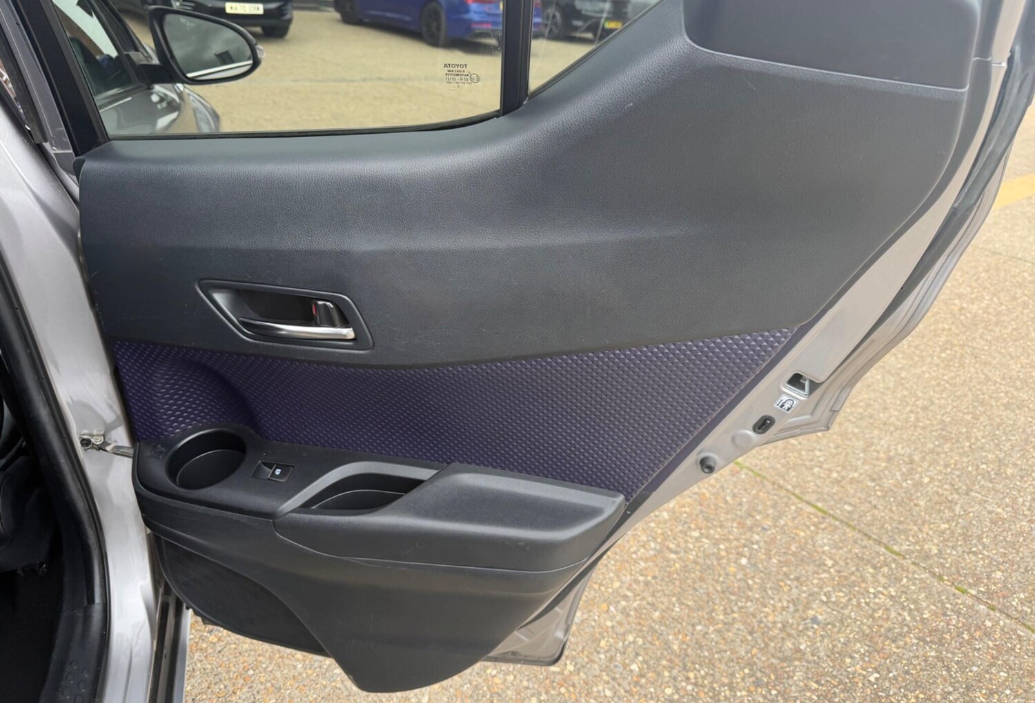 Used Toyota C-HR 2017 for sale - 78187374: Photo 25