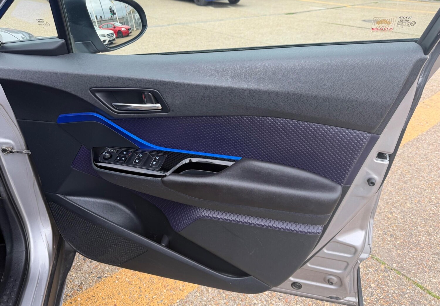 Used Toyota C-HR 2017 for sale - 78187374: Photo 6