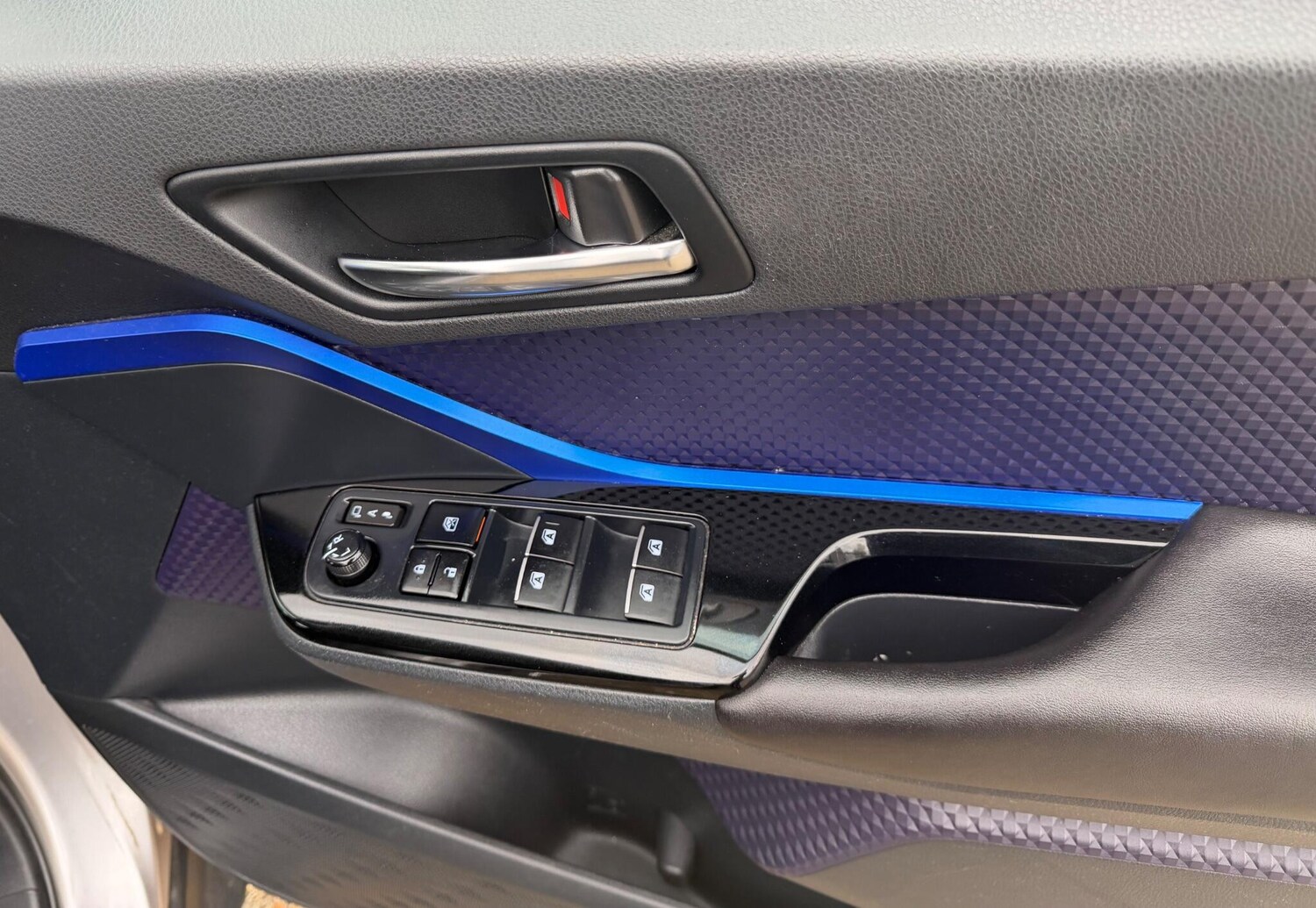 Used Toyota C-HR 2017 for sale - 78187374: Photo 7