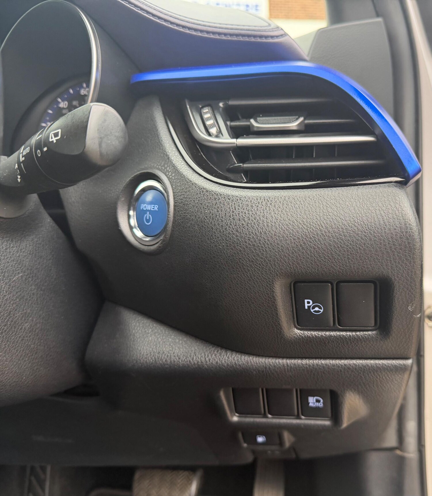 Used Toyota C-HR 2017 for sale - 78187374: Photo 8