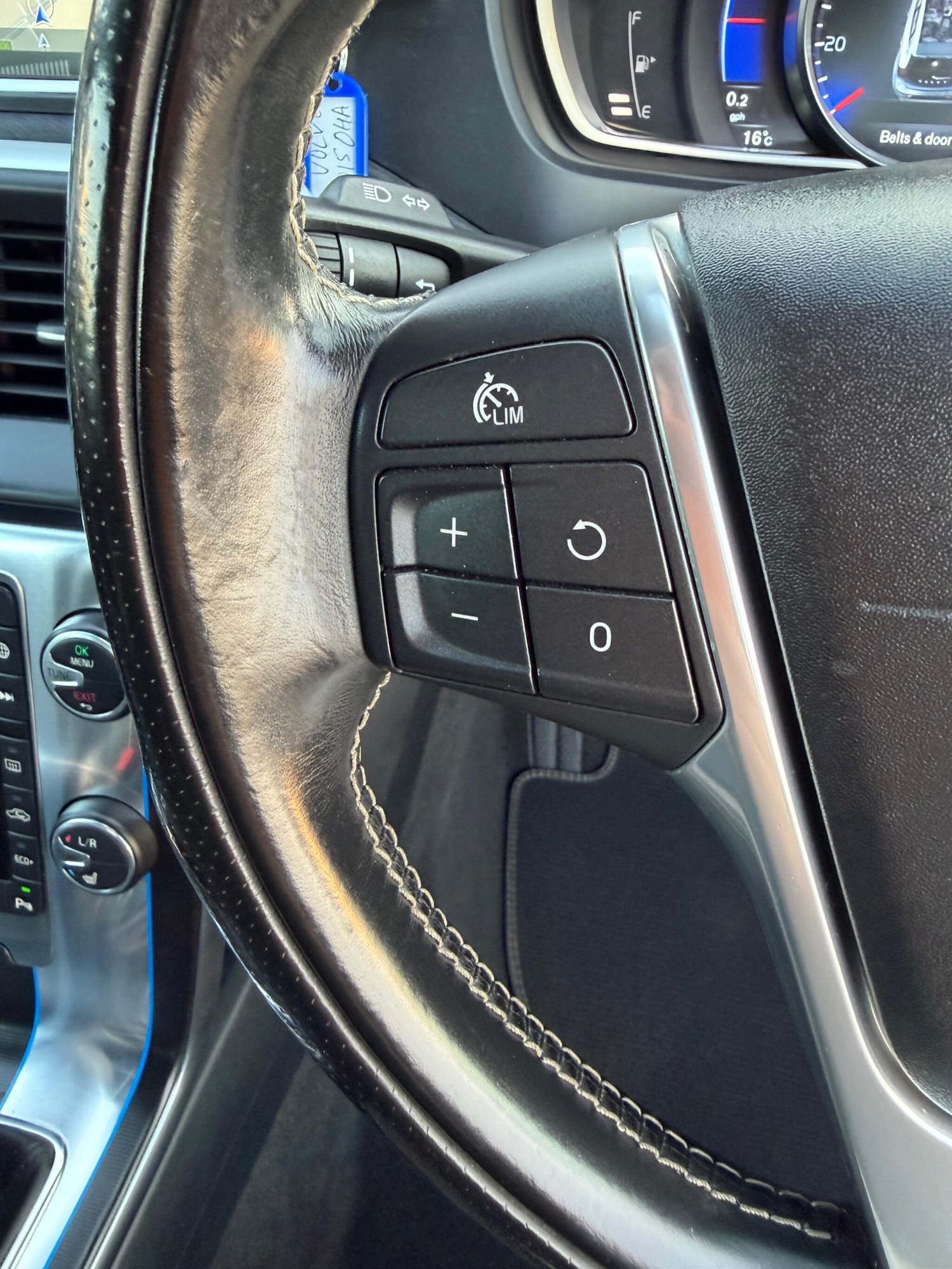 Used Volvo V40 2015 for sale - 78001947: Photo 10