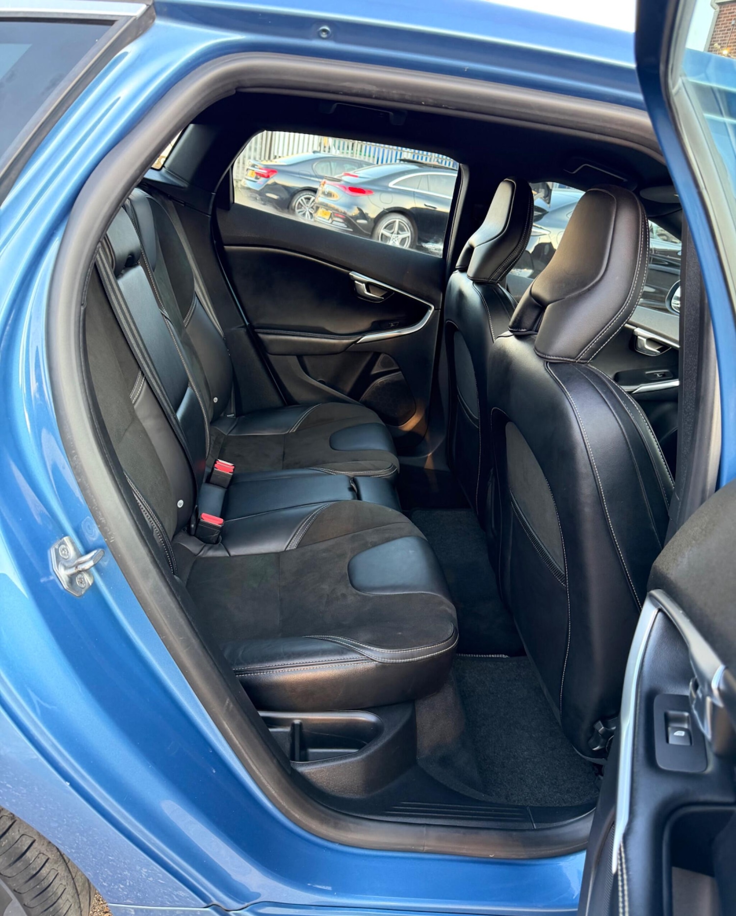 Used Volvo V40 2015 for sale - 78001947: Photo 2