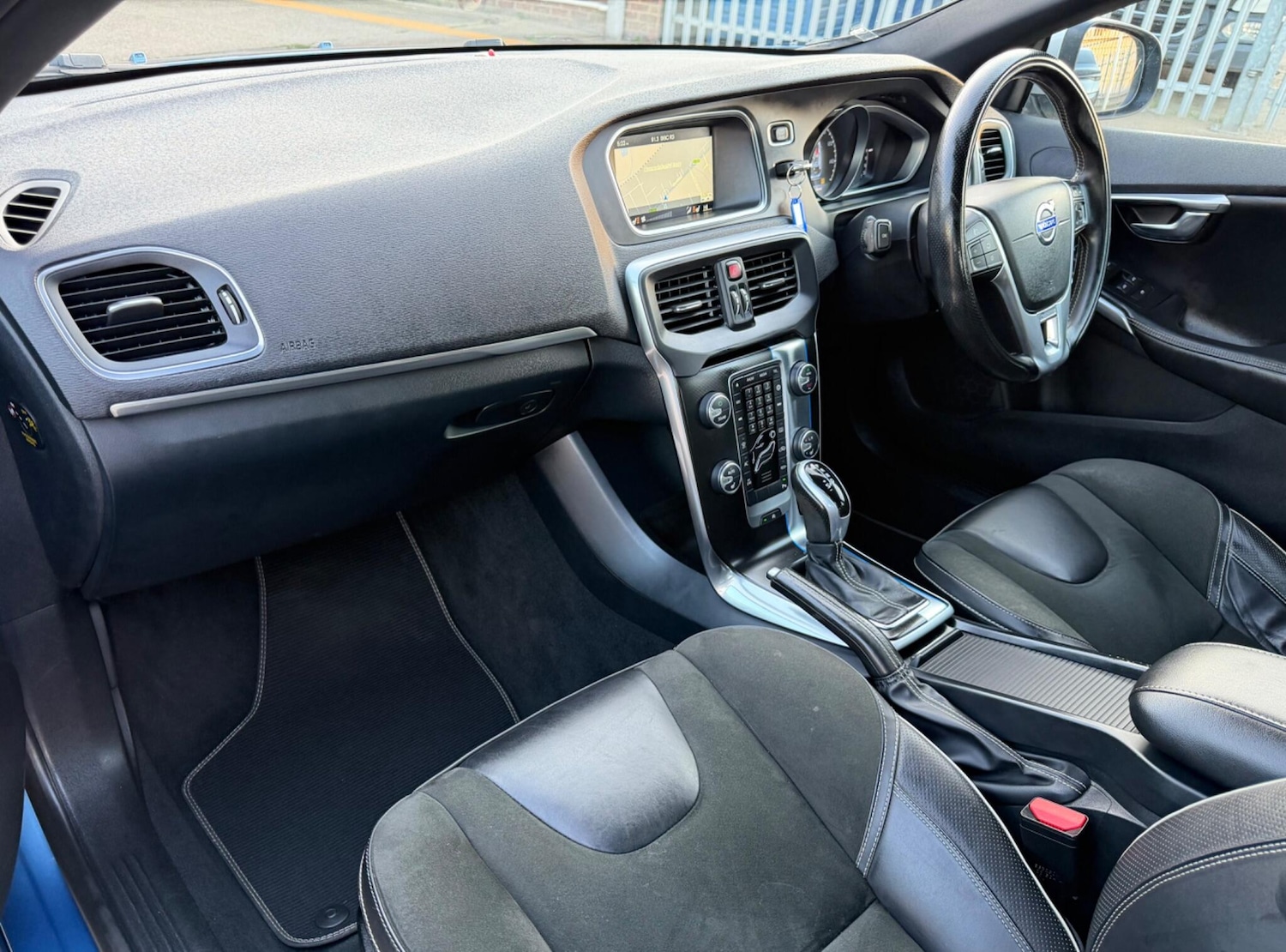 Used Volvo V40 2015 for sale - 78001947: Photo 23