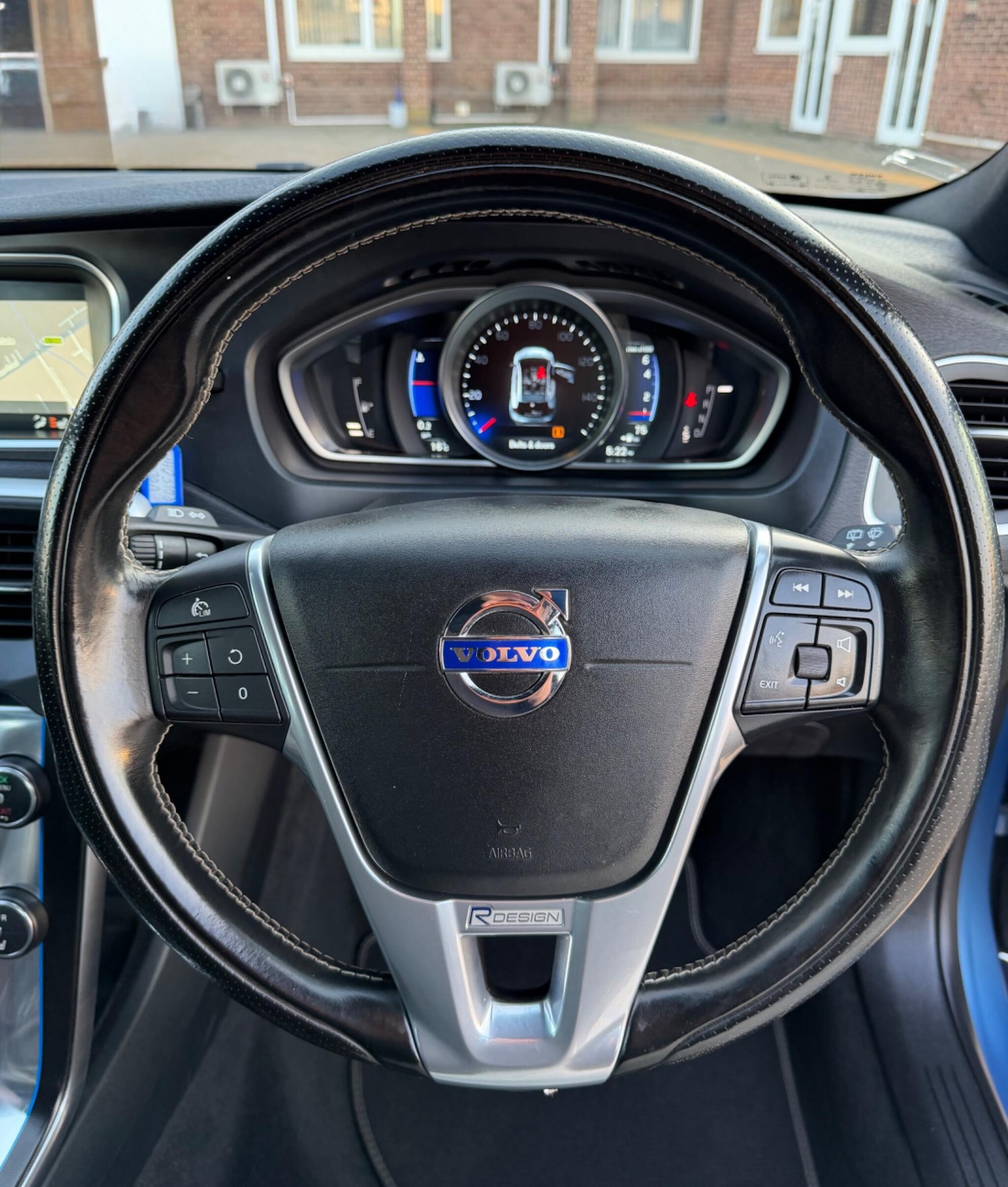 Used Volvo V40 2015 for sale - 78001947: Photo 9