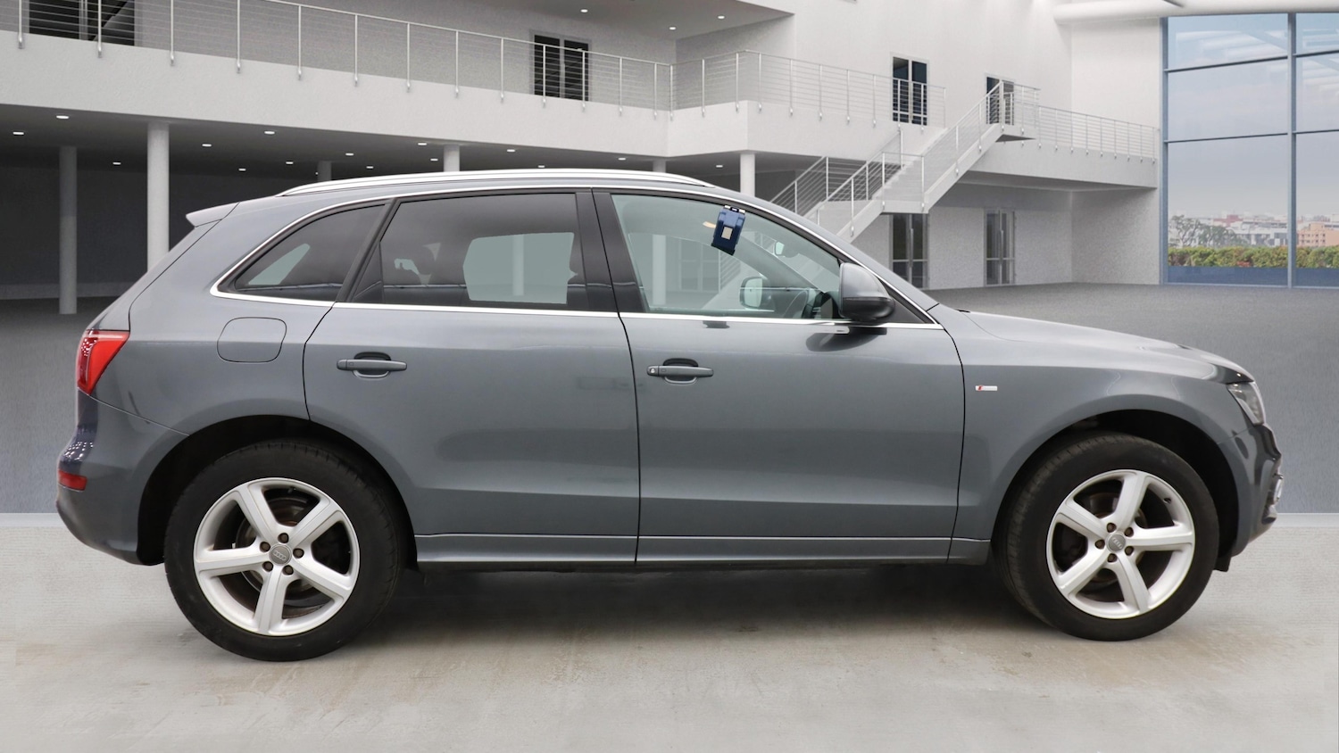 Used Audi Q5 2012 for sale - 77942351: Photo 2