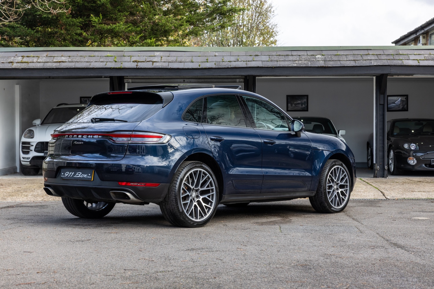 Used Porsche Macan 2019 for sale - 77927669: Photo 2