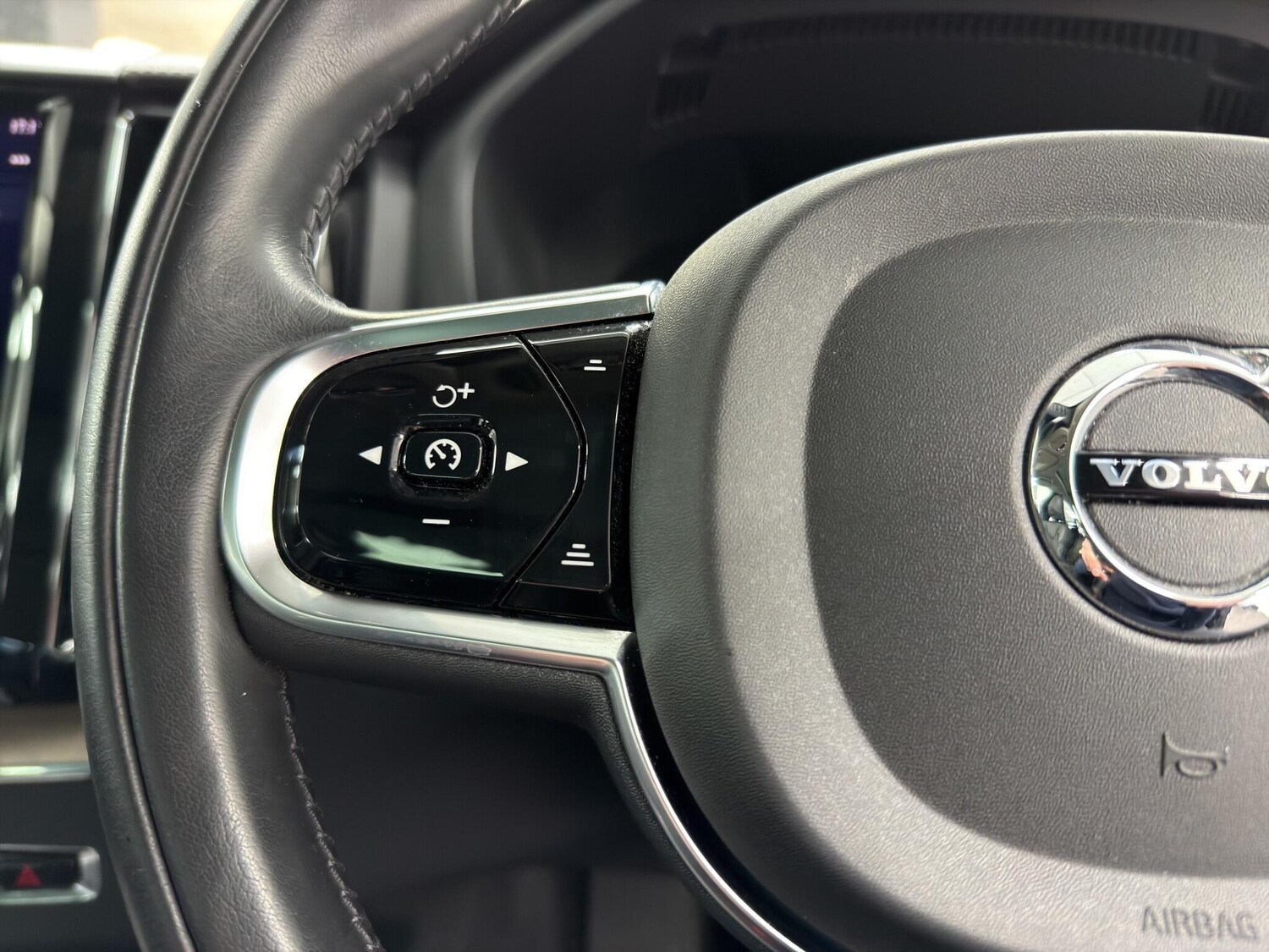 Used Volvo XC60 2021 for sale - 77762478: Photo 12