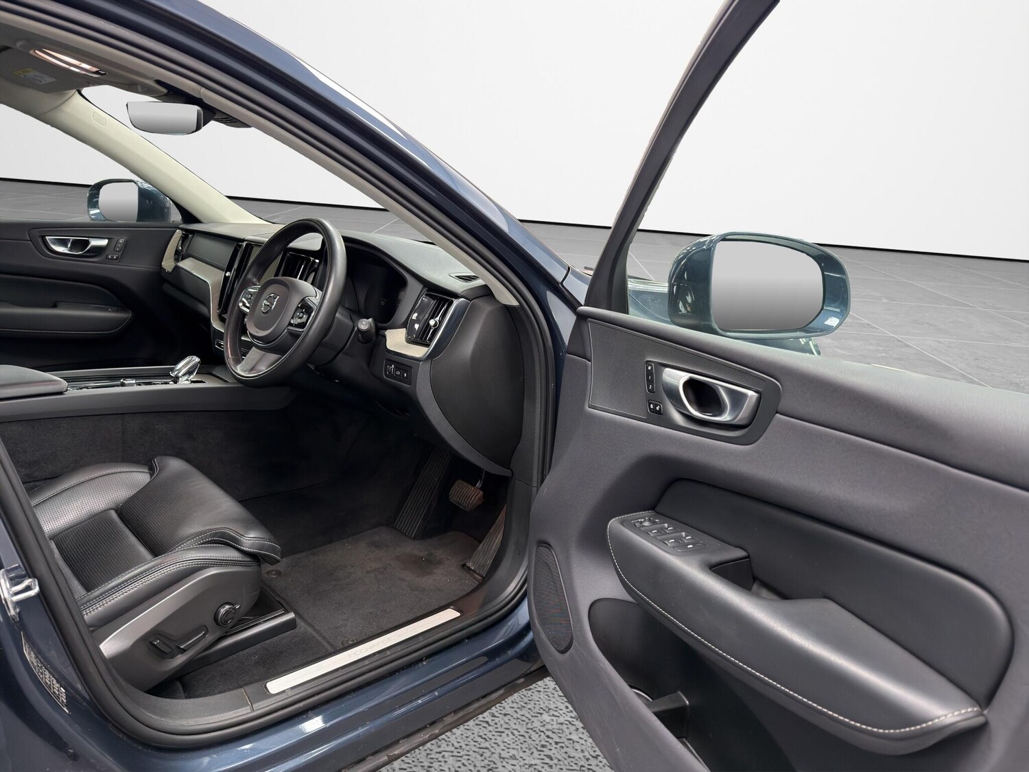 Used Volvo XC60 2021 for sale - 77762478: Photo 14