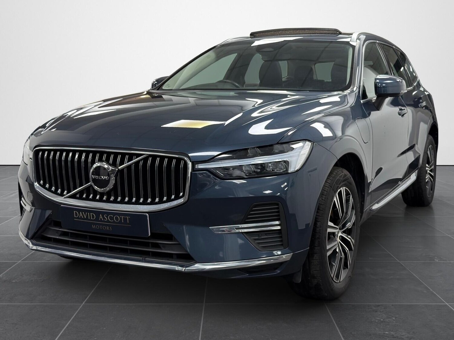 Used Volvo XC60 2021 for sale - 77762478: Photo 3