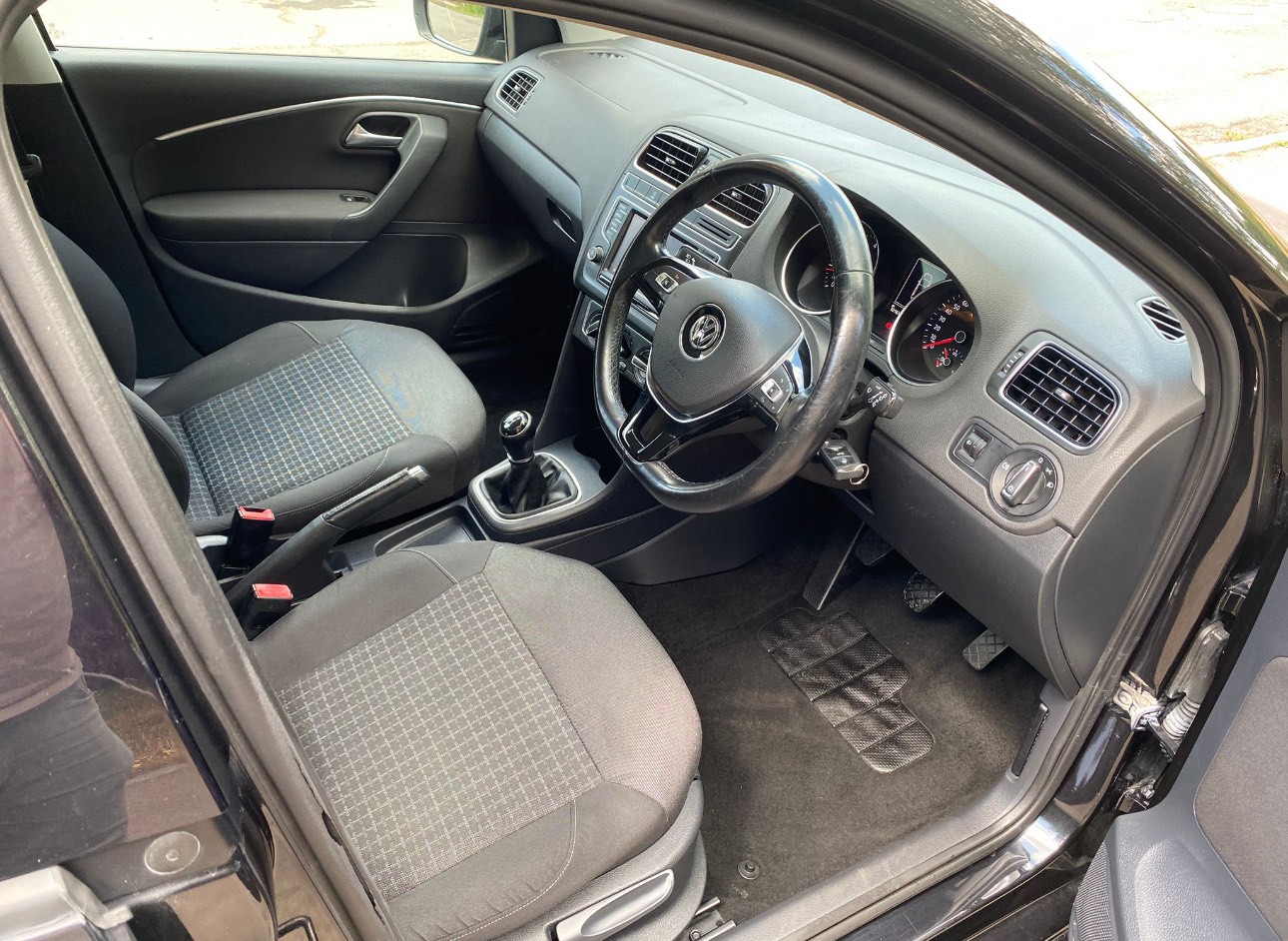 Used Volkswagen Polo 2014 for sale - 78001981: Photo 4