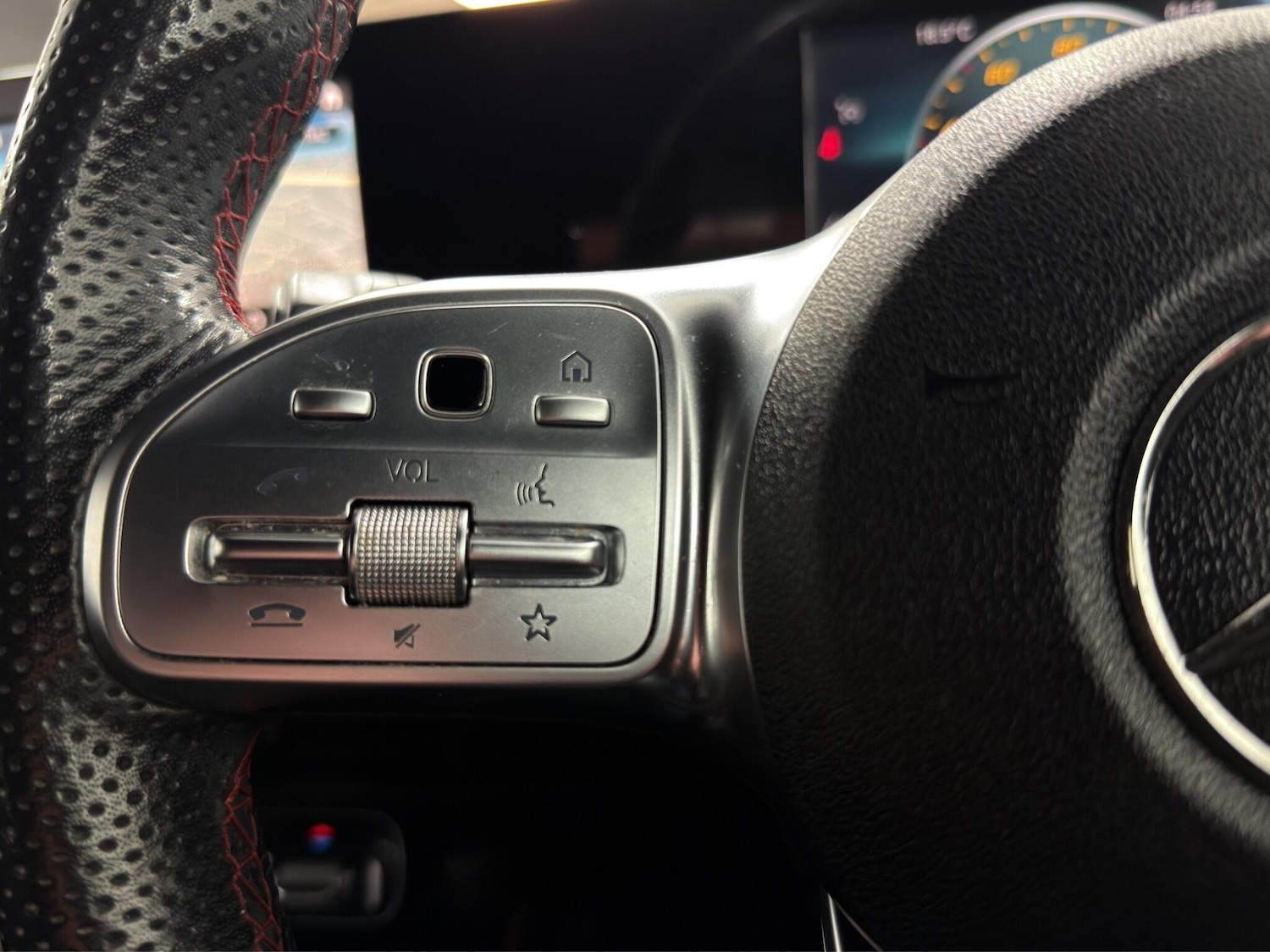 Used Mercedes-Benz A-Class 2018 for sale - 78145796: Photo 11