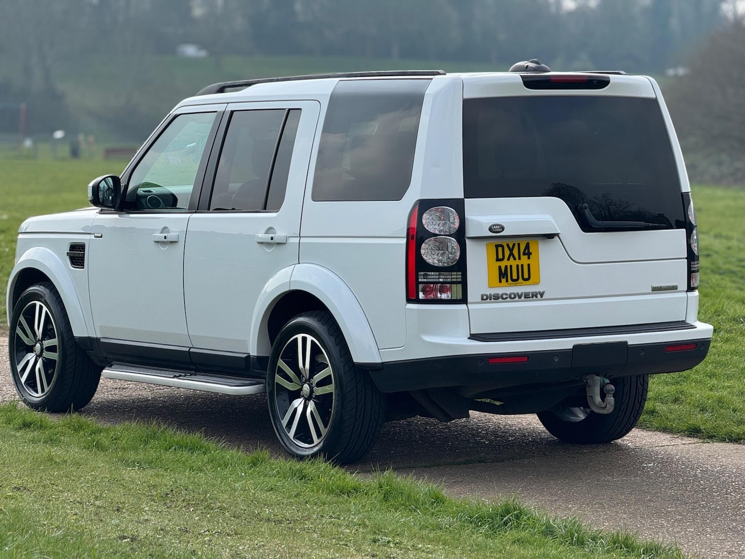 Used Land Rover Discovery 4 2014 for sale - 77995189: Photo 11