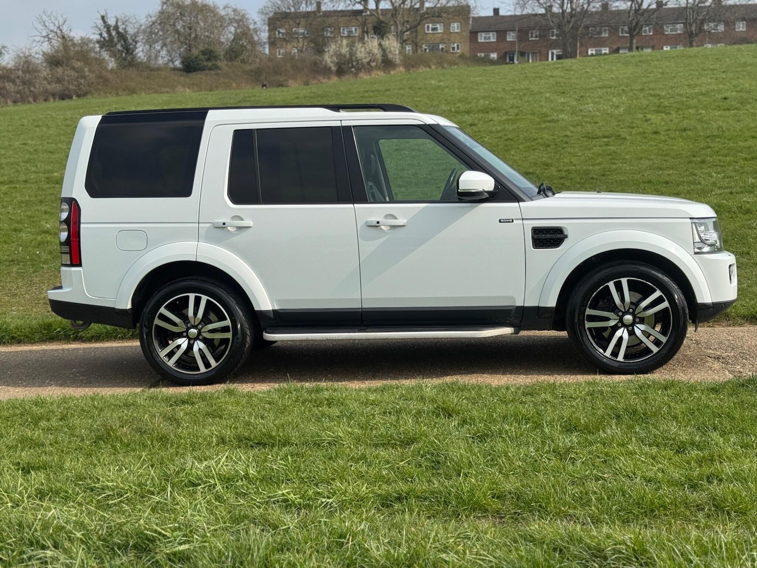 Used Land Rover Discovery 4 2014 for sale - 77995189: Photo 14