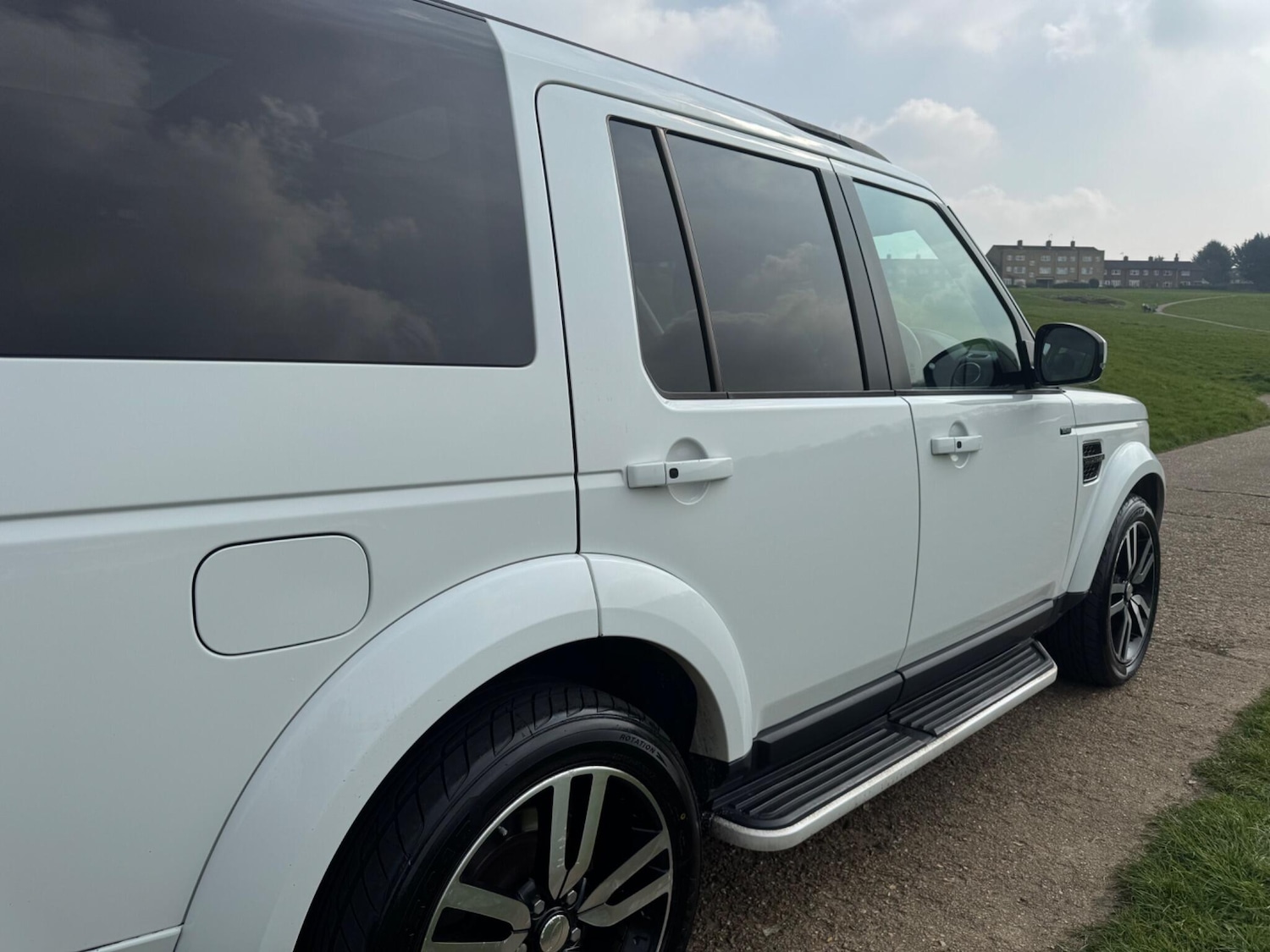 Used Land Rover Discovery 4 2014 for sale - 77995189: Photo 18