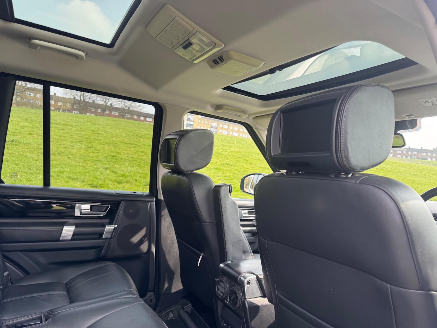 Used Land Rover Discovery 4 2014 for sale - 77995189: Photo 23