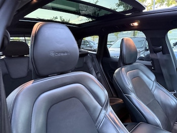 Used Volvo XC60 2018 for sale - 79077949: Photo