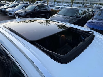 Used Volvo XC60 2018 for sale - 79077949: Photo